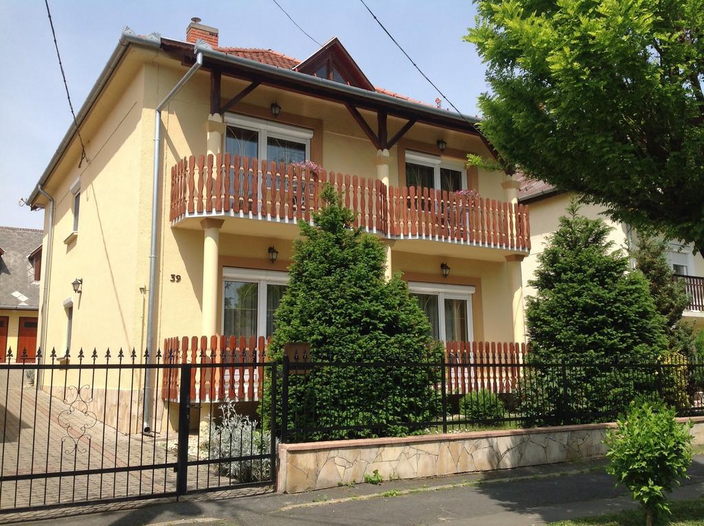 Apartment Villa Attila ヘーヴィーズ 部屋 写真
