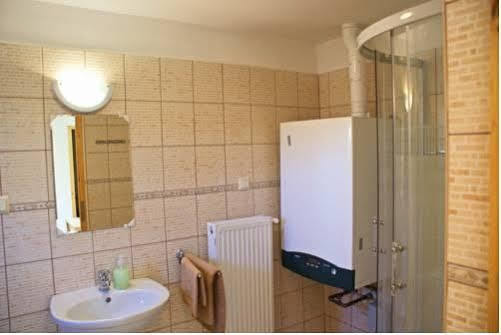 Apartment Villa Attila ヘーヴィーズ エクステリア 写真